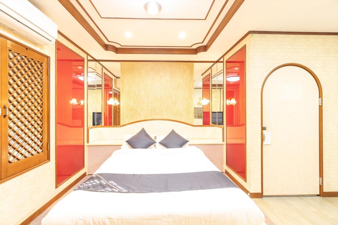Oyo Hotel Tatsuyoshi Sennan Misakimachi Tannowa Buitenkant foto